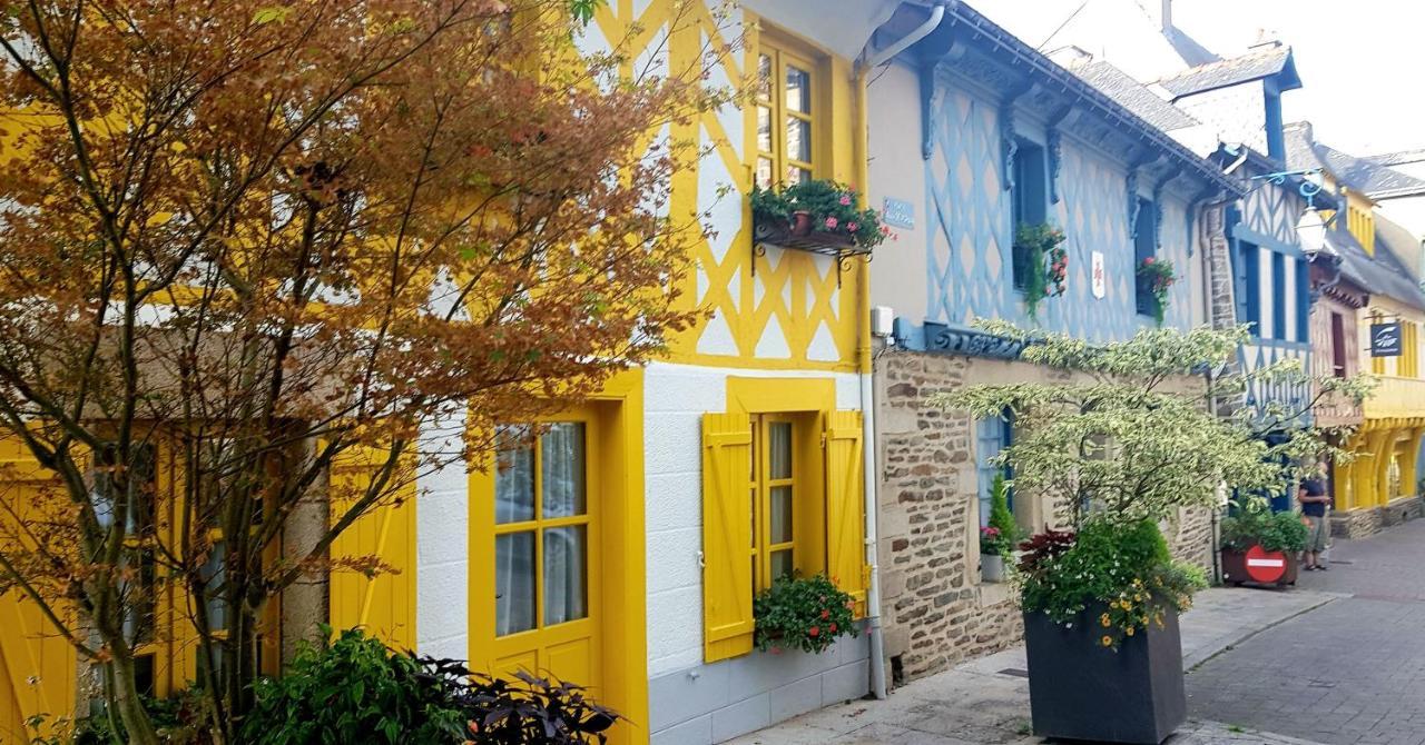 Le Vieux Moulin Gites - A Charming Stone Cottage With Garden View And Seasonal Pool Guegon Exterior foto