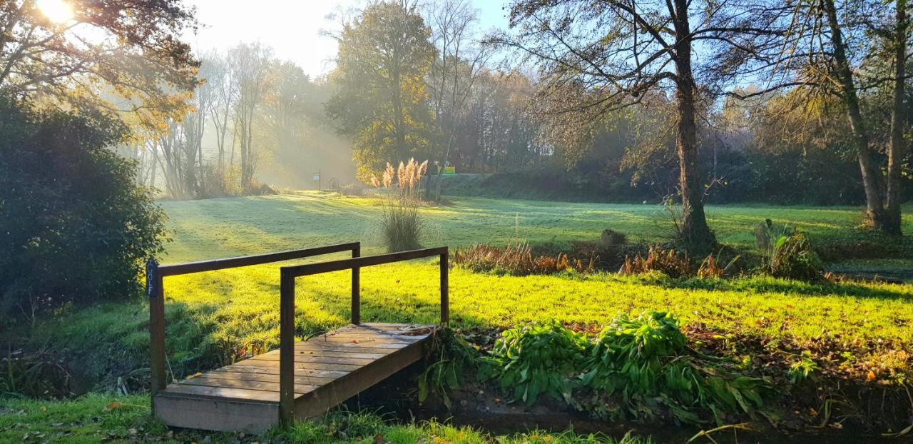 Le Vieux Moulin Gites - A Charming Stone Cottage With Garden View And Seasonal Pool Guegon Exterior foto