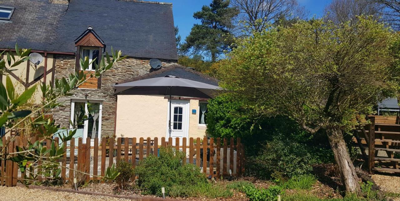 Le Vieux Moulin Gites - A Charming Stone Cottage With Garden View And Seasonal Pool Guegon Exterior foto