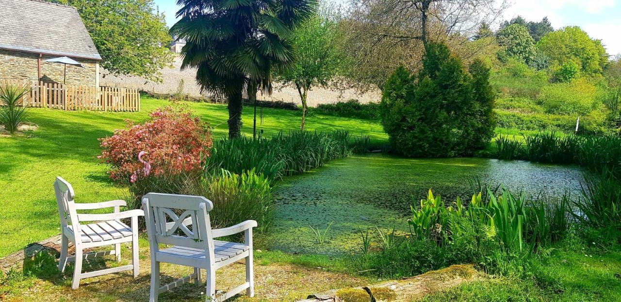 Le Vieux Moulin Gites - A Charming Stone Cottage With Garden View And Seasonal Pool Guegon Exterior foto